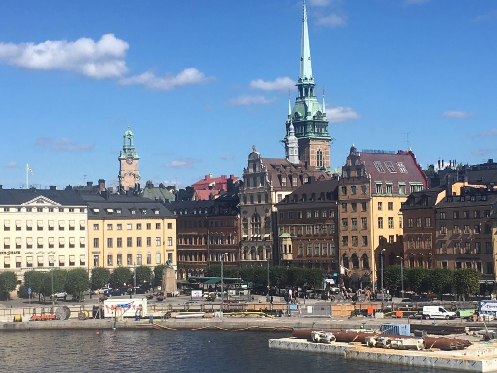 Lindy Pyrah - Overland through Scandinavia